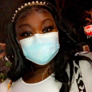 Meet your Posher, Alisa